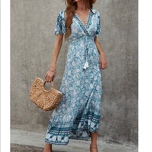 NWT Floral Print Bohemian V Neck Flowy Maxi Dress